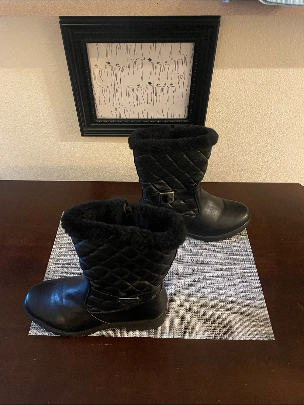 N/A stylish black